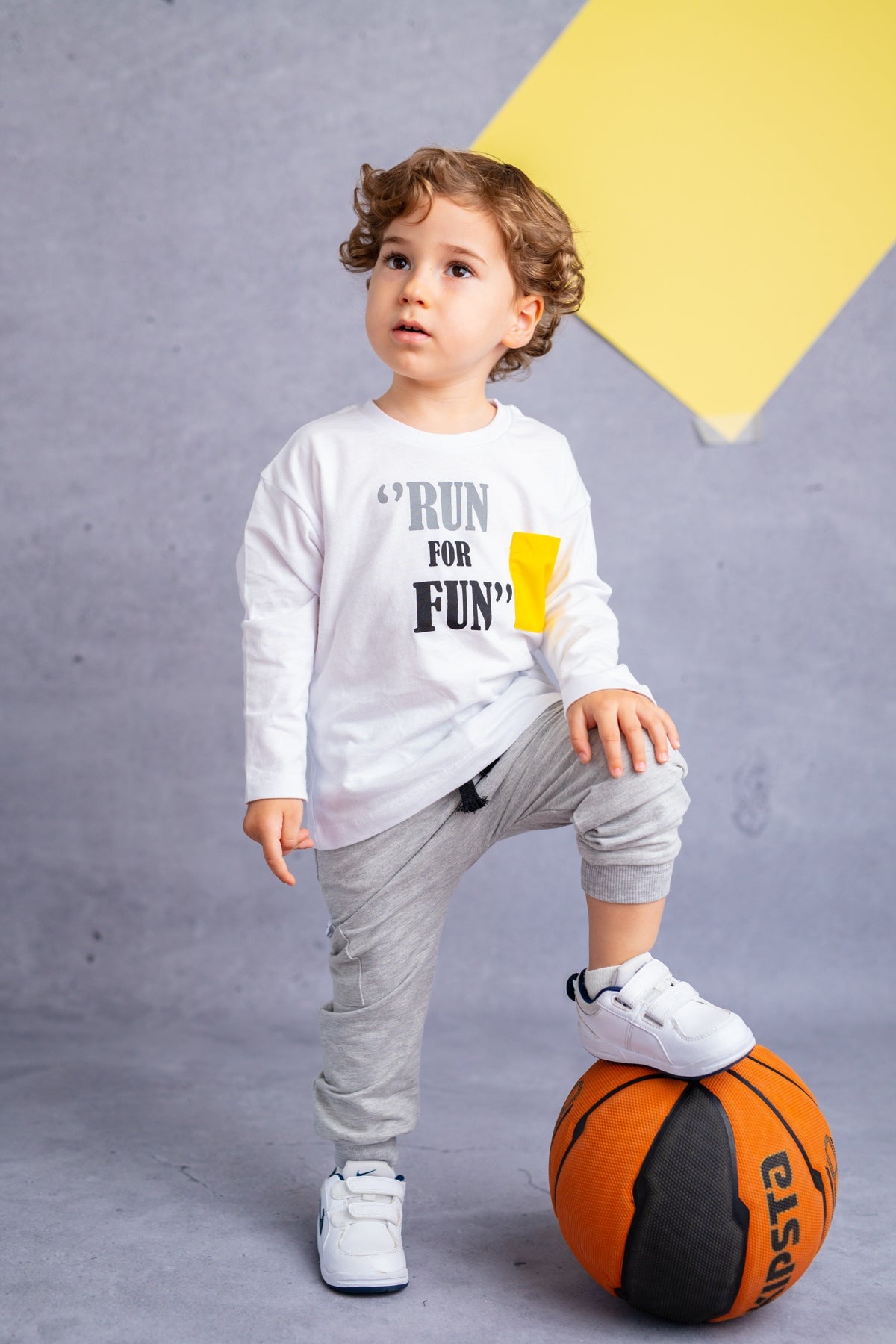 Erkek Bebek Beyaz Run For Fun Baskılı Sarı Cep Detaylı Uzun Kollu T-Shirt (9ay-4yaş)-1