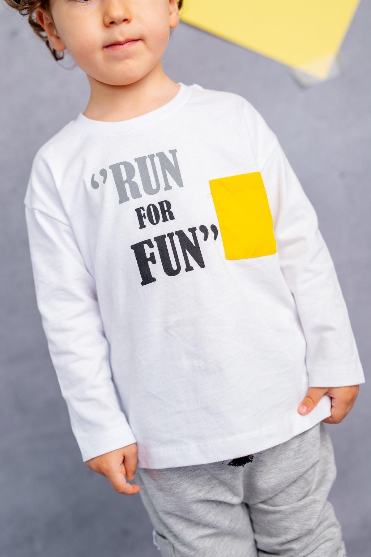 Erkek Bebek Beyaz Run For Fun Baskılı Sarı Cep Detaylı Uzun Kollu T-Shirt (9ay-4yaş)-0