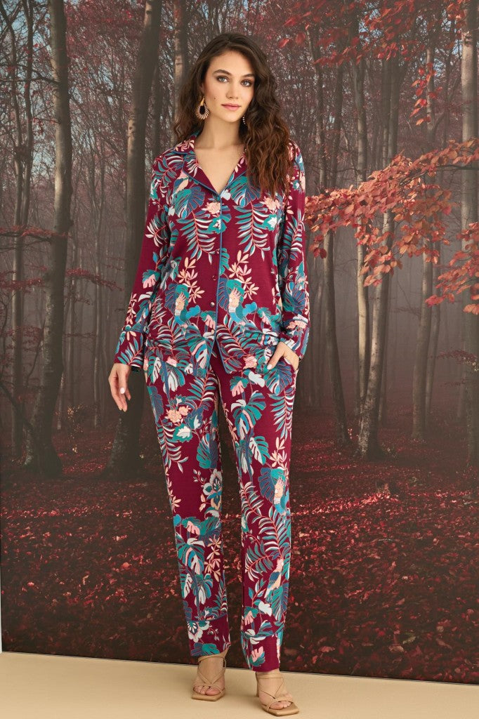Çiçek ve Yaprak Desenli Önü Düğmeli Pijama Takımı