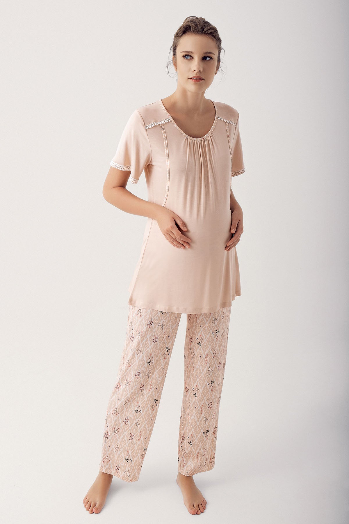 Desenli Sabahlıklı Emzirme Detaylı Lohusa Pijama Takımı Bej - 14304
