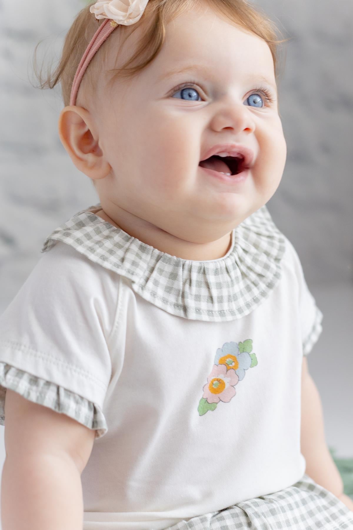 Kız Bebek Ekose Yaka Detaylı T-Shirt ve  Fırfırlı Külot Takım-1