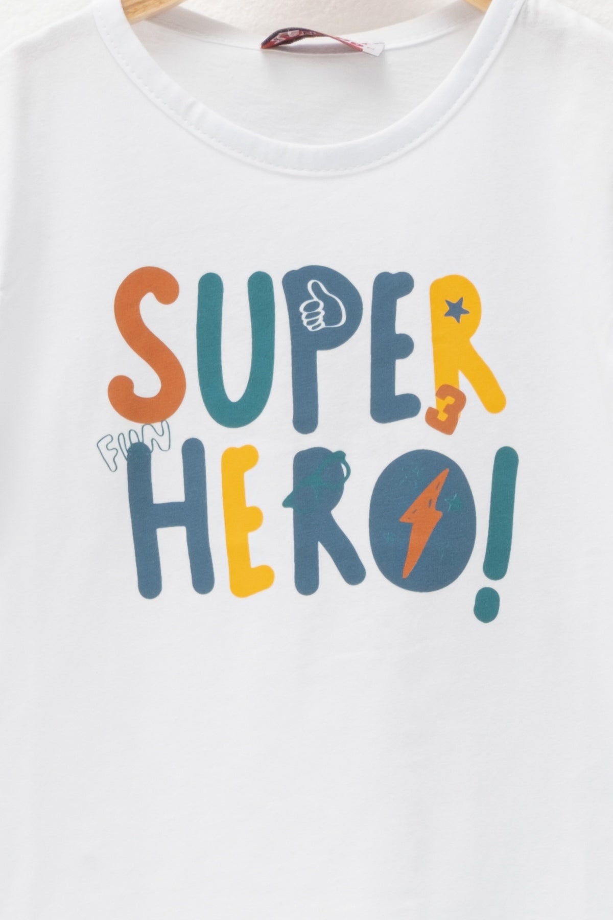 Erkek Bebek Super Fun Hero Beyaz T-Shirt (2-7yaş)-1